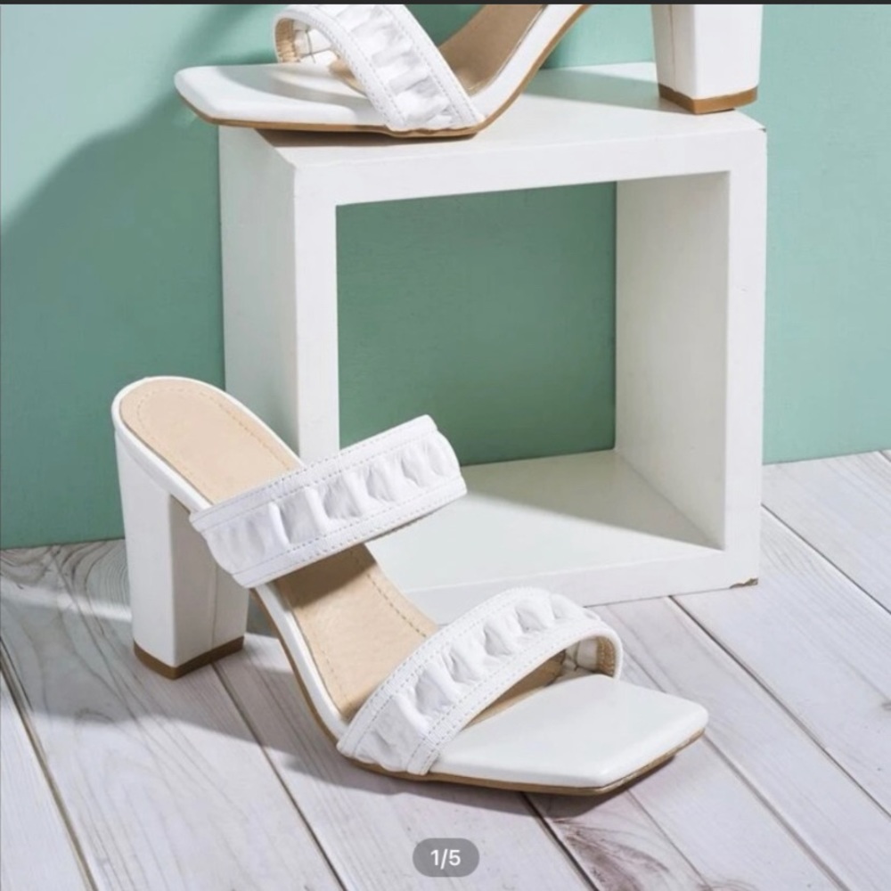 Block heel sandals